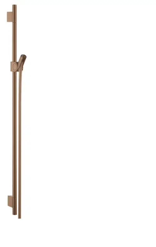 Brausestange von AXOR in gebürstetem Rotgold, vertikal montiert, mit einem schlanken Design, unterstützt durch einen integrierten Brauseschlauch, an hellerer Wand hinterlegt.